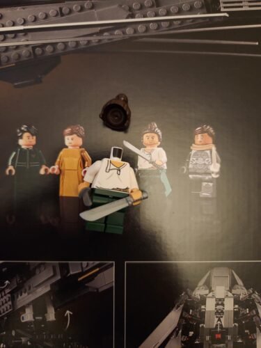 LEGO Icons Dune Atreides Royal Ornithopter 10327 Building Set for Adults, Collectible Sci-Fi Display Model with 8 Minifigures, Gift Idea for Dune Movie Fans photo review