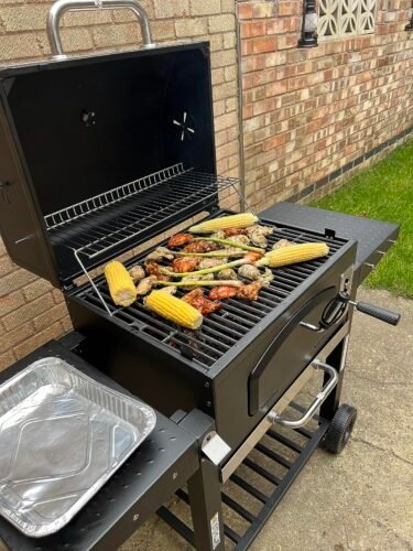 VonHaus XL Charcoal BBQ Grill & Smoker – Portable Barbecue with Warming Rack, Side Shelves, Wheels, Temperature Gauge – Outdoor Cooking for Meat, Fish & Veg photo review